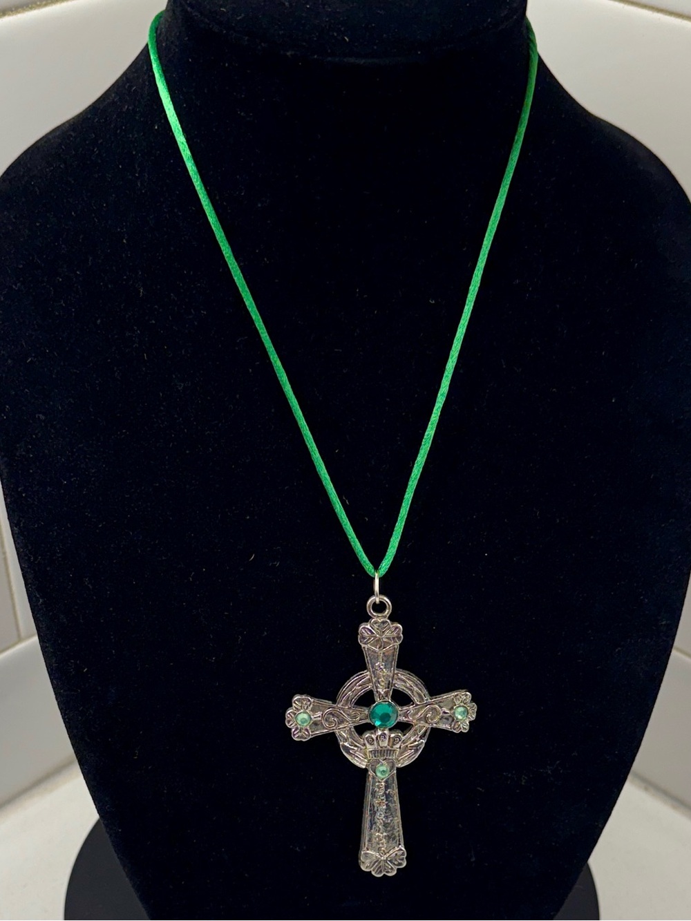 Green Gem Celtic Cross Pendant Necklace - Unbranded